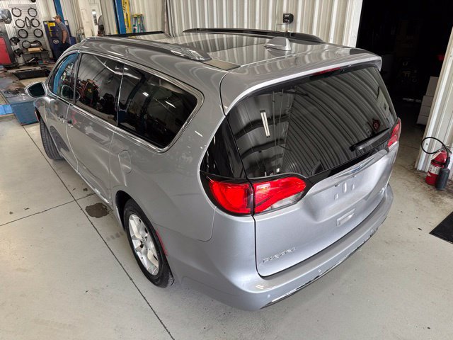 Used 2020 Chrysler Pacifica Limited FWD image 12