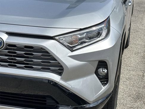 Used 2019 Toyota RAV4 XSE AWD/4WD image 8