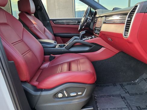 Used 2021 Porsche Cayenne GTS image 35