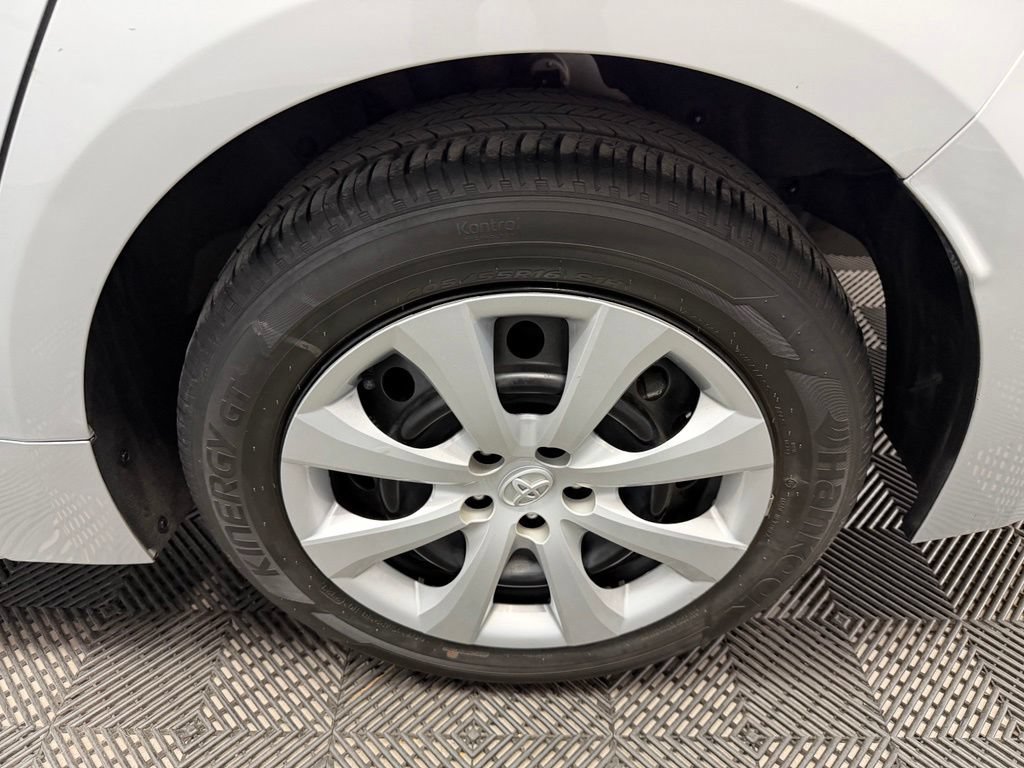 Used 2024 Toyota Corolla LE FWD image 20
