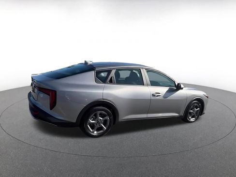 Used 2025 Kia K4 LXS image 14