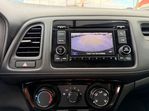 Used 2021 Honda HR-V LX image 16