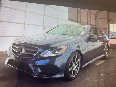 Used 2016 Mercedes-Benz E 350 4MATIC Sedan w/ Premium Package image 1