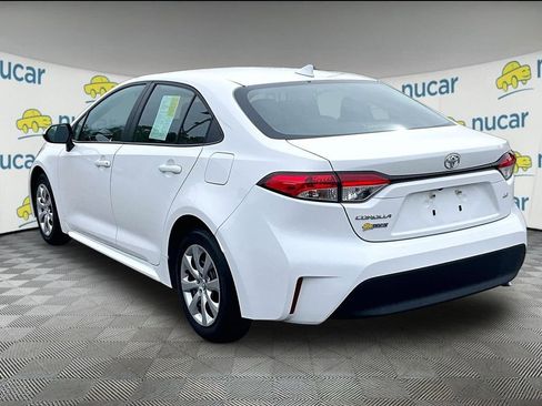 Used 2025 Toyota Corolla LE FWD image 4