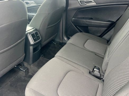 Used 2024 Kia Sportage LX image 9