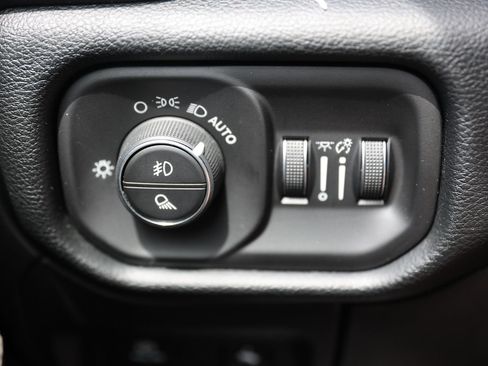 Used 2021 RAM 1500 Laramie AWD/4WD image 36