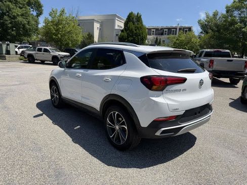 Used 2023 Buick Encore GX Select w/ Safety Package II FWD image 4