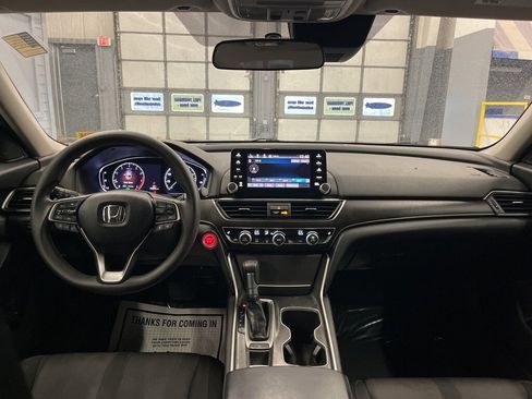 Used 2018 Honda Accord EX image 29