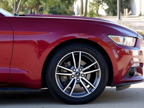 Used 2017 Ford Mustang Premium image 27