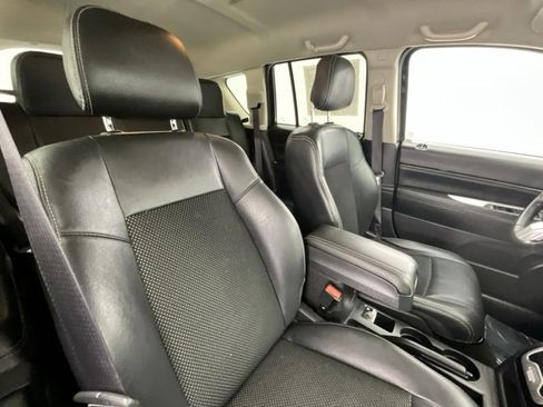 Used 2017 Jeep Compass Latitude image 12