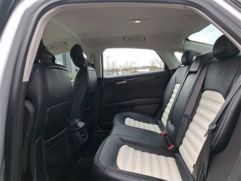 Used 2015 Ford Fusion SE w/ Equipment Group 201A image 11