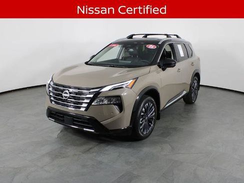 Certified 2025 Nissan Rogue Platinum FWD image 2