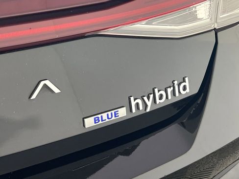 Used 2023 Hyundai Elantra Blue w/ Preferred Accessory Package image 27