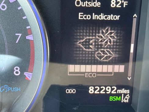 Used 2019 Toyota Highlander XLE AWD/4WD image 25