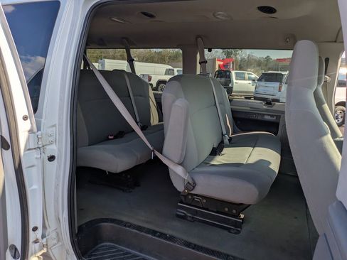 Used 2010 Ford E-350 and Econoline 350 Extended Wagon Super Duty image 12