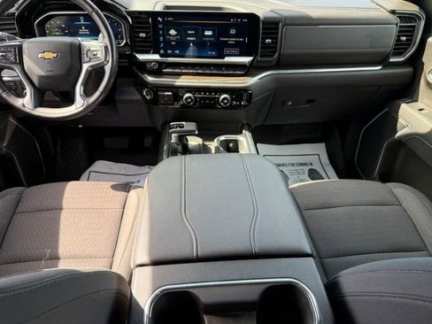 Used 2023 Chevrolet Silverado 1500 LT w/ Z71 Off-Road Package AWD/4WD image 11