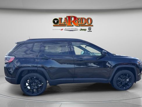 New 2026 Jeep Compass Latitude image 8