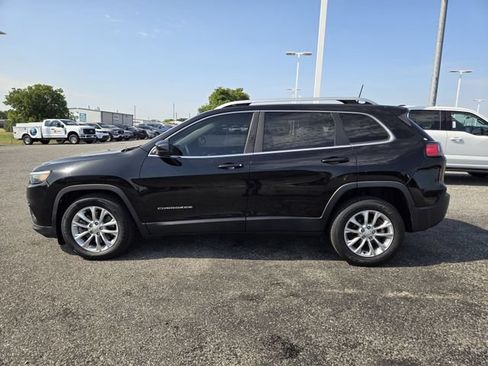 Used 2019 Jeep Cherokee Latitude w/ Popular Appearance Group FWD image 4