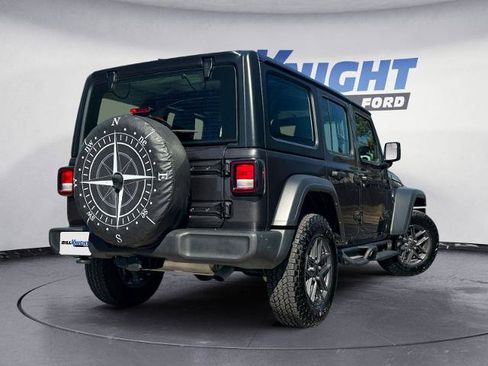Used 2025 Jeep Wrangler Unlimited Sport AWD/4WD image 5