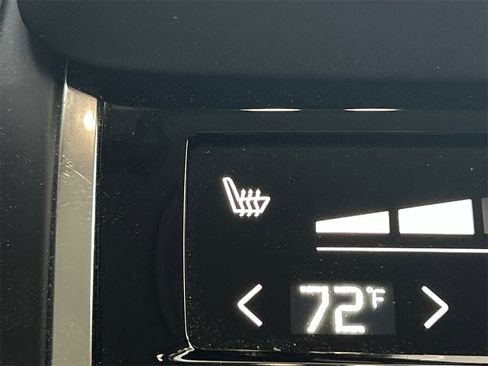 Used 2023 Volvo XC90 B6 Ultimate w/ Protection Package Premier image 36