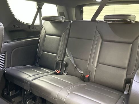 Used 2023 Chevrolet Suburban Premier AWD/4WD image 28