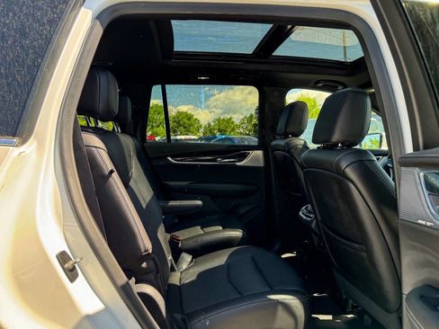 Used 2022 Cadillac XT6 Premium Luxury AWD/4WD image 14
