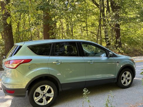 Used 2013 Ford Escape SE w/ Class II Trailer Tow Pkg image 15