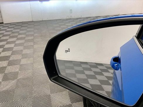 Used 2025 Volkswagen Taos SE w/ Panoramic Sunroof Package image 37