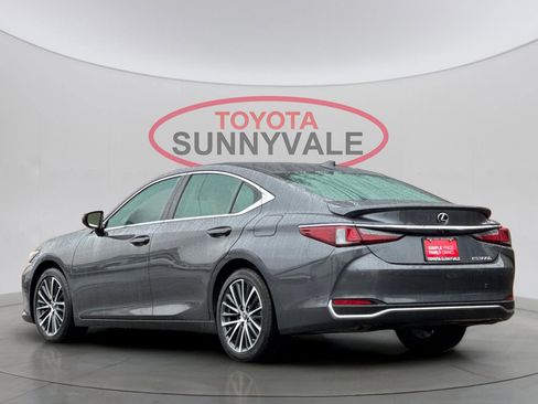 Used 2025 Lexus ES 300h w/ Premium Package image 7