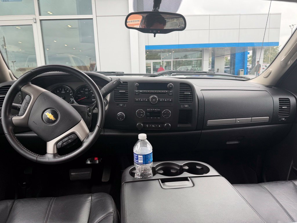 Used 2010 Chevrolet Silverado 1500 LT w/ Power Pack Plus AWD/4WD image 6