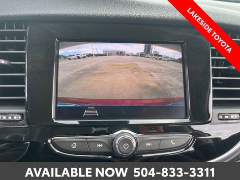 Used 2022 Buick Encore Preferred AWD/4WD image 32