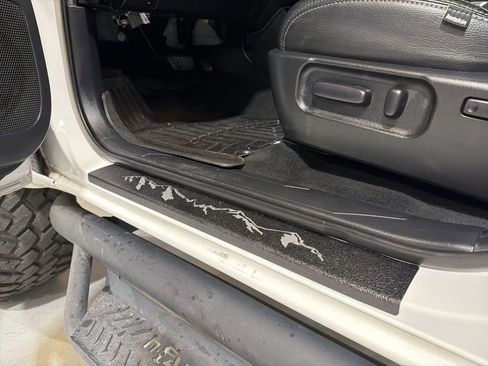 Used 2022 Toyota Tacoma TRD Sport w/ Technology Package image 32