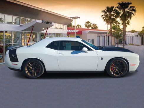 Used 2023 Dodge Challenger SRT Hellcat image 2