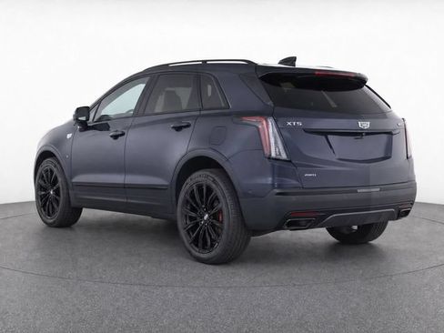 Used 2022 Cadillac XT5 Sportv w/ LPO, ONYX Package AWD/4WD image 4