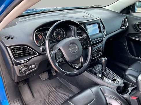 Used 2021 Jeep Cherokee Latitude Plus FWD image 12