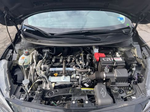 Used 2025 Nissan Versa SV w/ Trunk Package image 31