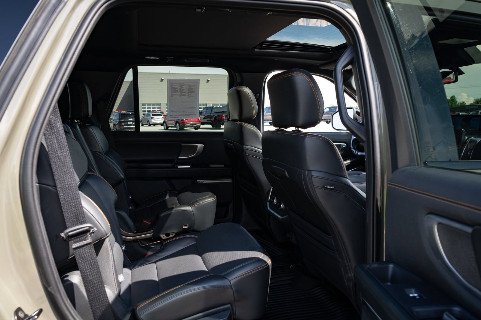 Used 2025 Ford Expedition Tremor AWD/4WD image 38