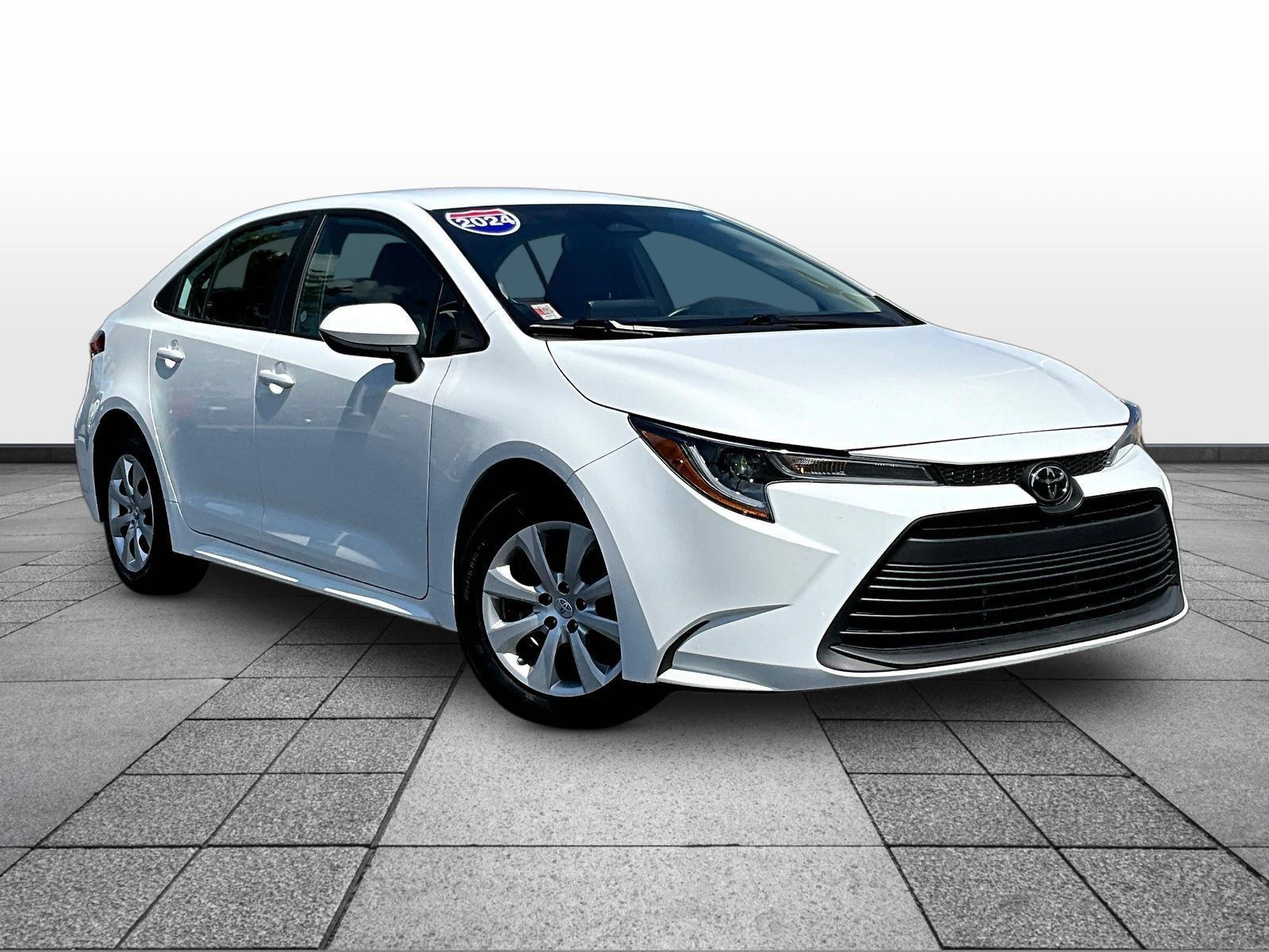 Used 2024 Toyota Corolla LE FWD image 1