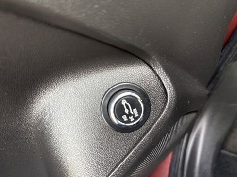 Used 2022 Chevrolet TrailBlazer LT w/ Sun and Liftgate Package image 21