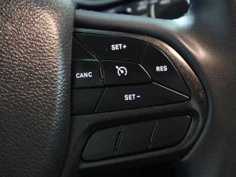 Used 2020 Jeep Cherokee Trailhawk AWD/4WD image 29