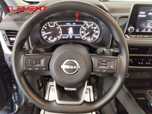 Used 2023 Nissan Rogue S image 12