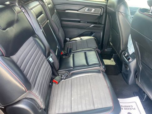 Used 2025 Ford Explorer ST-Line w/ ST-Line Street Pack AWD/4WD image 15
