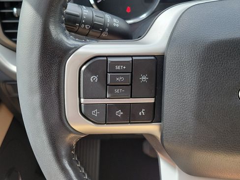 Used 2024 Ford Expedition XLT RWD image 25