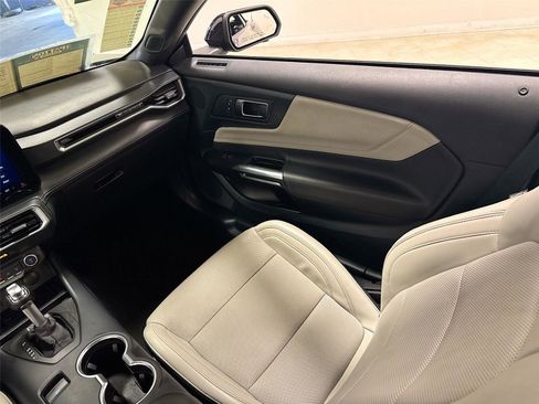 Used 2024 Ford Mustang Premium image 21