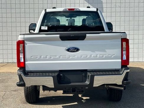 New 2026 Ford F250 XL w/ FX4 Off-Road Package AWD/4WD image 5