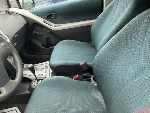 Used 2007 Toyota Yaris 2-Door Hatchback image 25