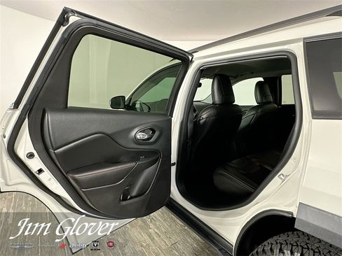 Used 2019 Jeep Cherokee Trailhawk w/ Trailer Tow Group image 13