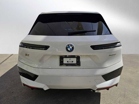 Used 2023 BMW iX xDrive50 w/ Sport Package AWD/4WD image 4