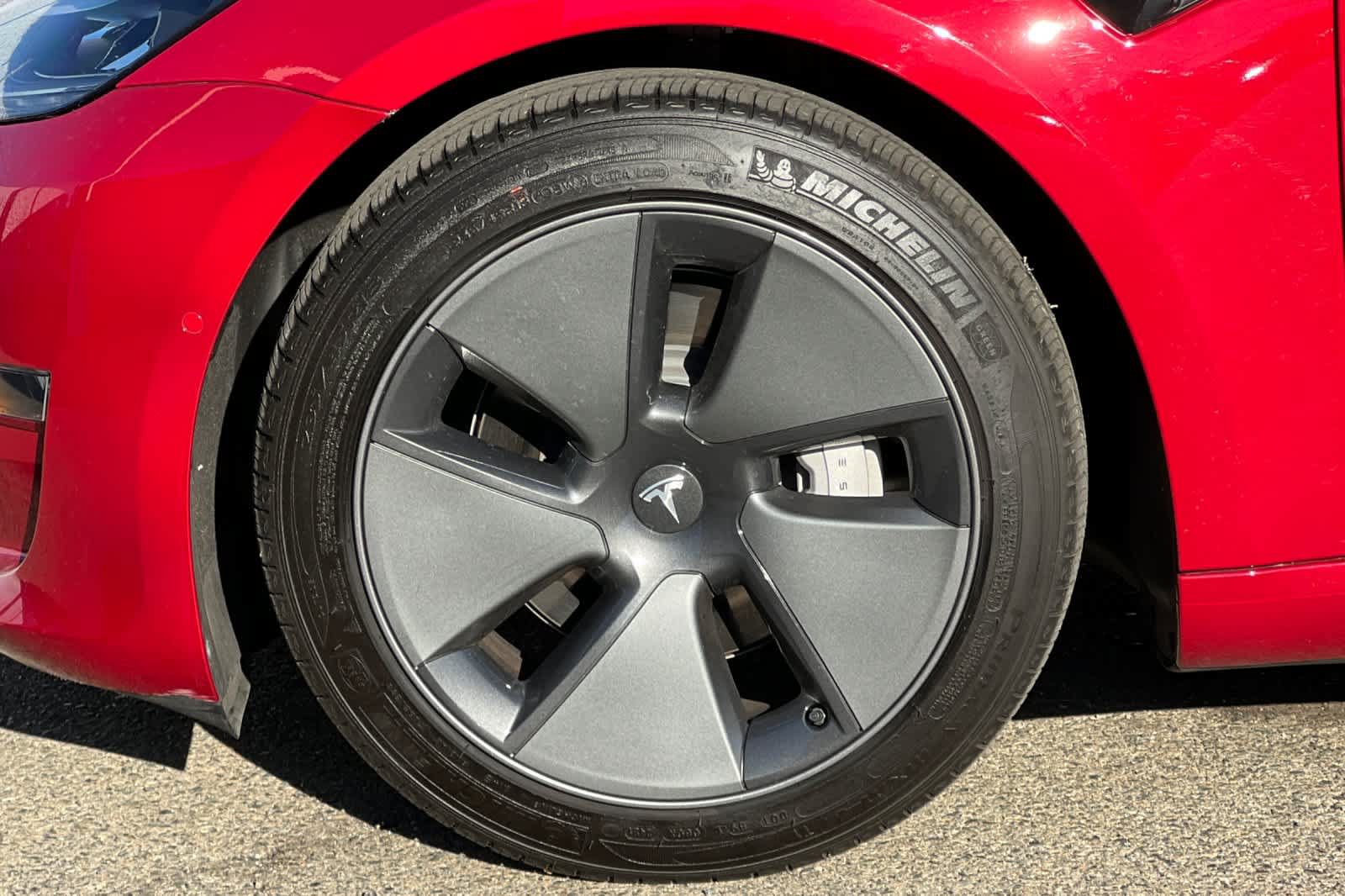 Used 2021 Tesla Model 3 Standard Range Plus RWD image 13