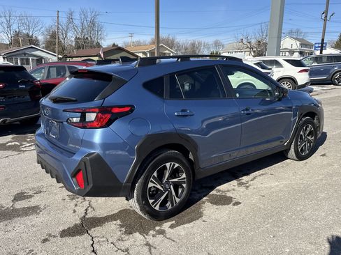 Used 2024 Subaru Crosstrek 2.0i Premium image 3